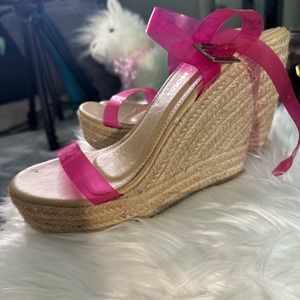 Women’s wedge sandals